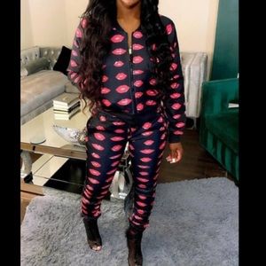 💋💋💋 LIPS Zip up 💋💋Jacket Style Top & Joggers/Leggings/Pants Outfit